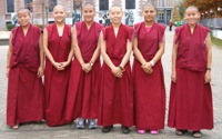 Boeddhistische nonnen uit Nepal, Leiden 2007