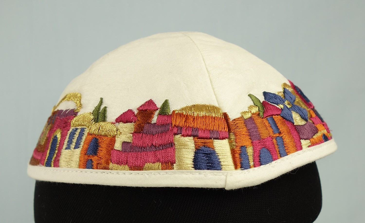 Jewish skullcap (kippa) with a stylised depiction of Jerusalem. Israel 2016.