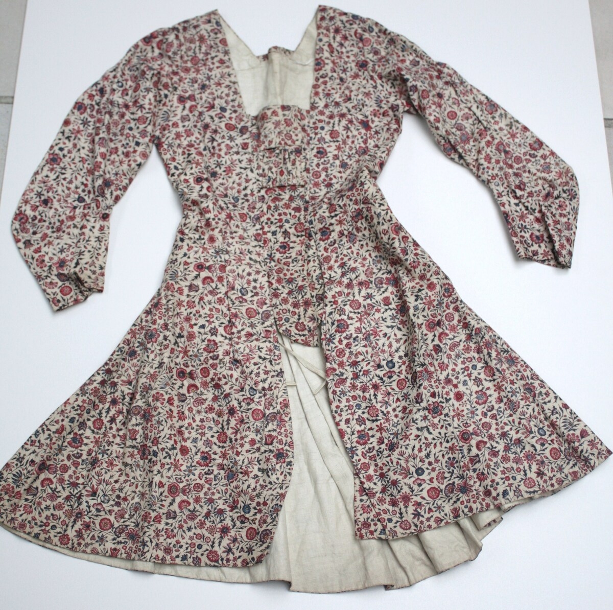 Woman's jacket from Leiden, The Netherlands, late 18th century, made of chintz from India.