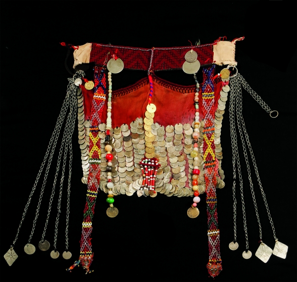 Bedouin woman&#039;s face veil from the Northern Sinai (mid-20th century).