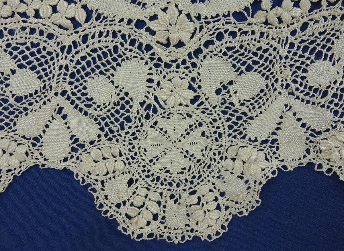 Detail of a Maltese lace collar.