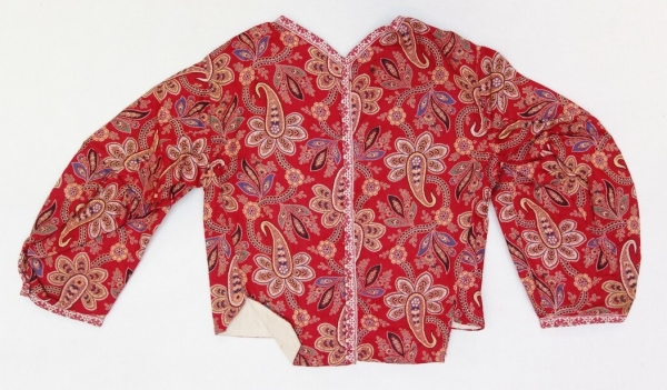 Child&#039;s jacket from Marken, The Netherlands, early 20th century, with the paisley/buteh motif.