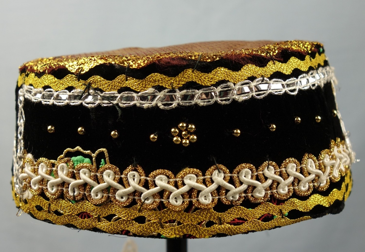 Cap for an unmarried, Kurdish girl (Iran, late 1990s).