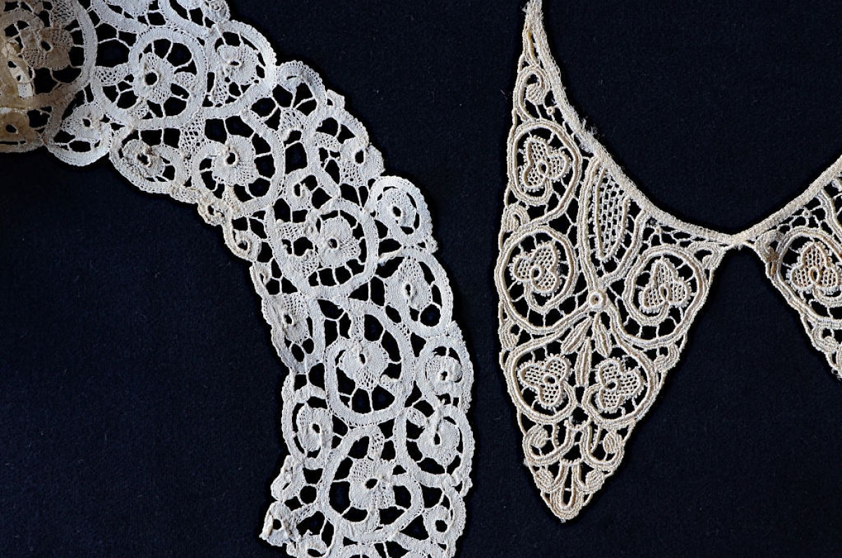 3. Two lace collars