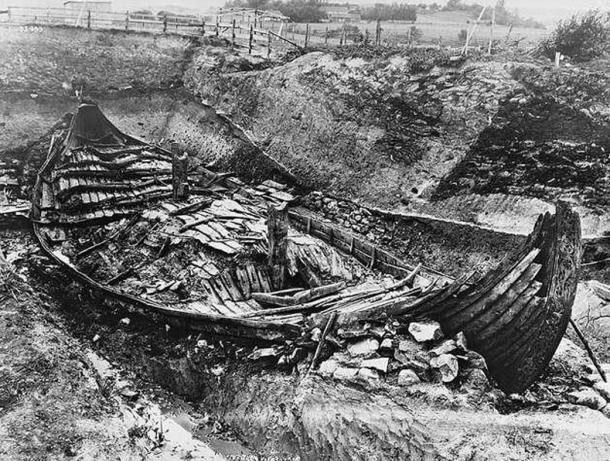 The-excavation-of-the-Oseberg-Ship