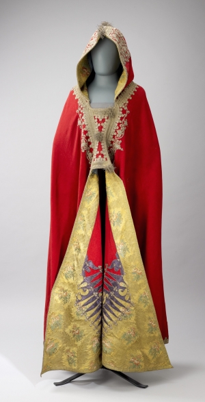 A man&#039;s cloak said to have been worn by Napoleon Bonaparte. c. 1800.