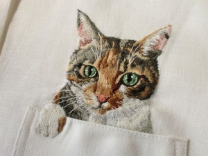 Embroidered cat, by Hiroko Kubota