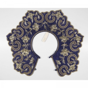 Chinese embroidered cloud collar for a woman's garment, late 19th century.