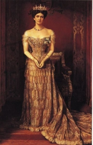 Mary Curzon (1870-1906), wearing the Peacock Dress. Oil painting by William Logsdail, 1909.