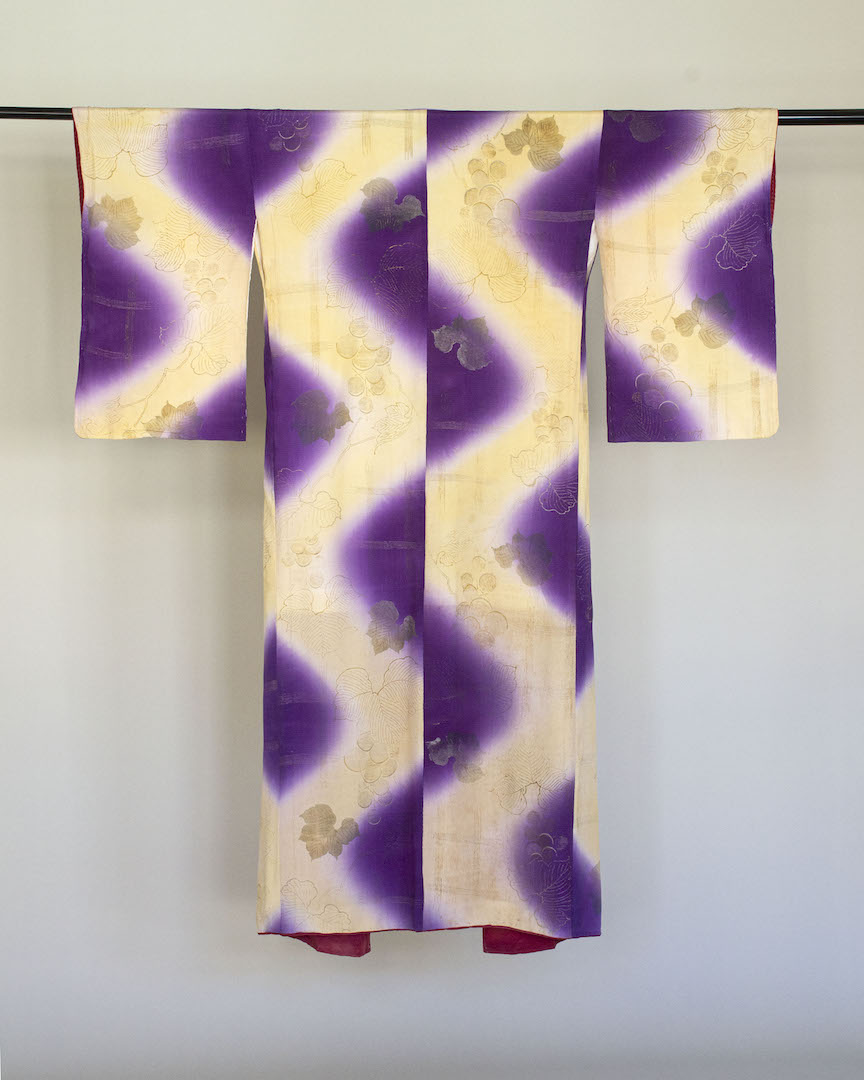 Women's kimono, with a woven and dyed pattern. Japan, 20th century.