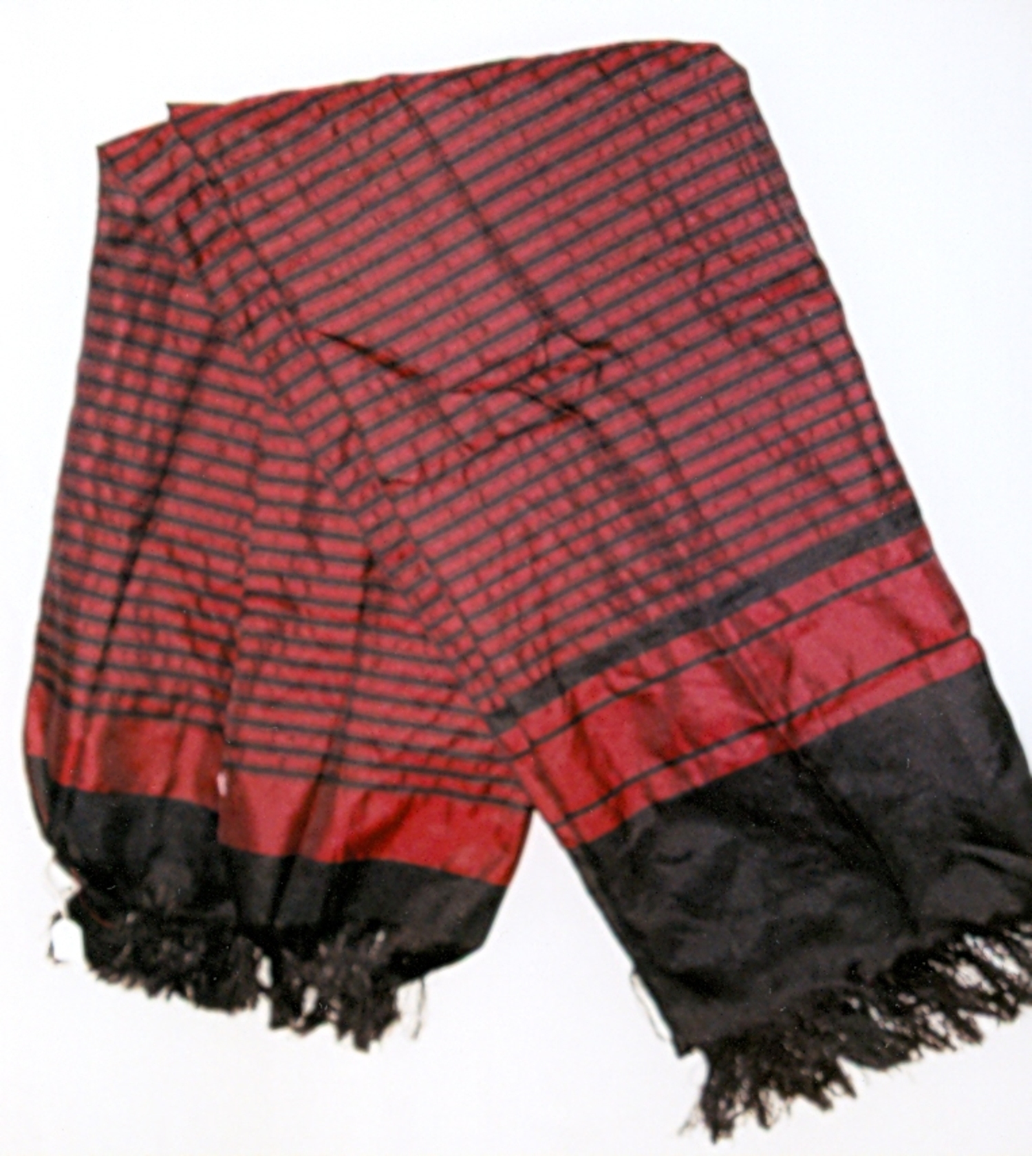 Fig. 1. Men's sash of synthetic cloth, acquired in the Sanandaj bazaar in 1998. Iran, Kurdistan (TRC 1998.0206).