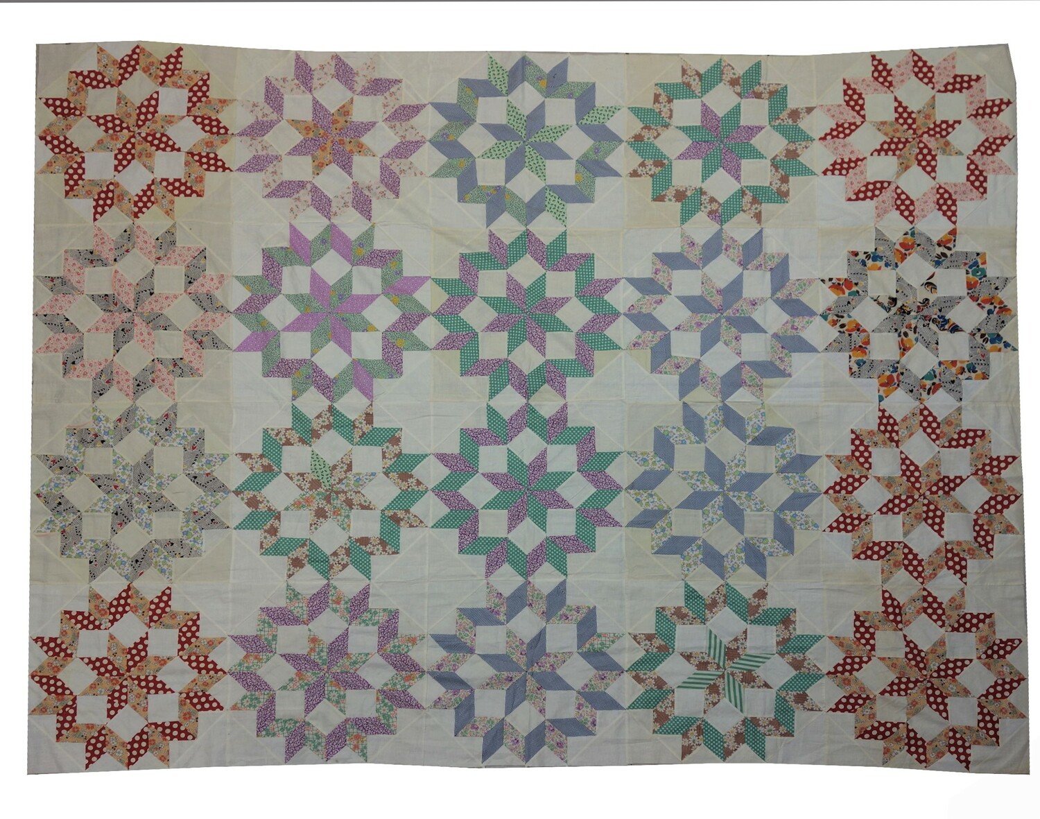 Quilt top, USA, 1930's, with 'Dutch Rose' pattern (TRC 2017.4291).