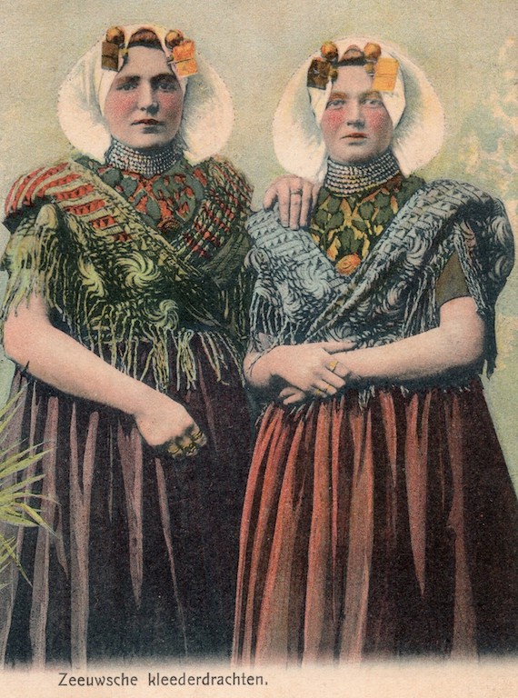 Late 19th century postcard showing two women from Zuid-Beveland wearing regional costume (TRC 2018.0404).