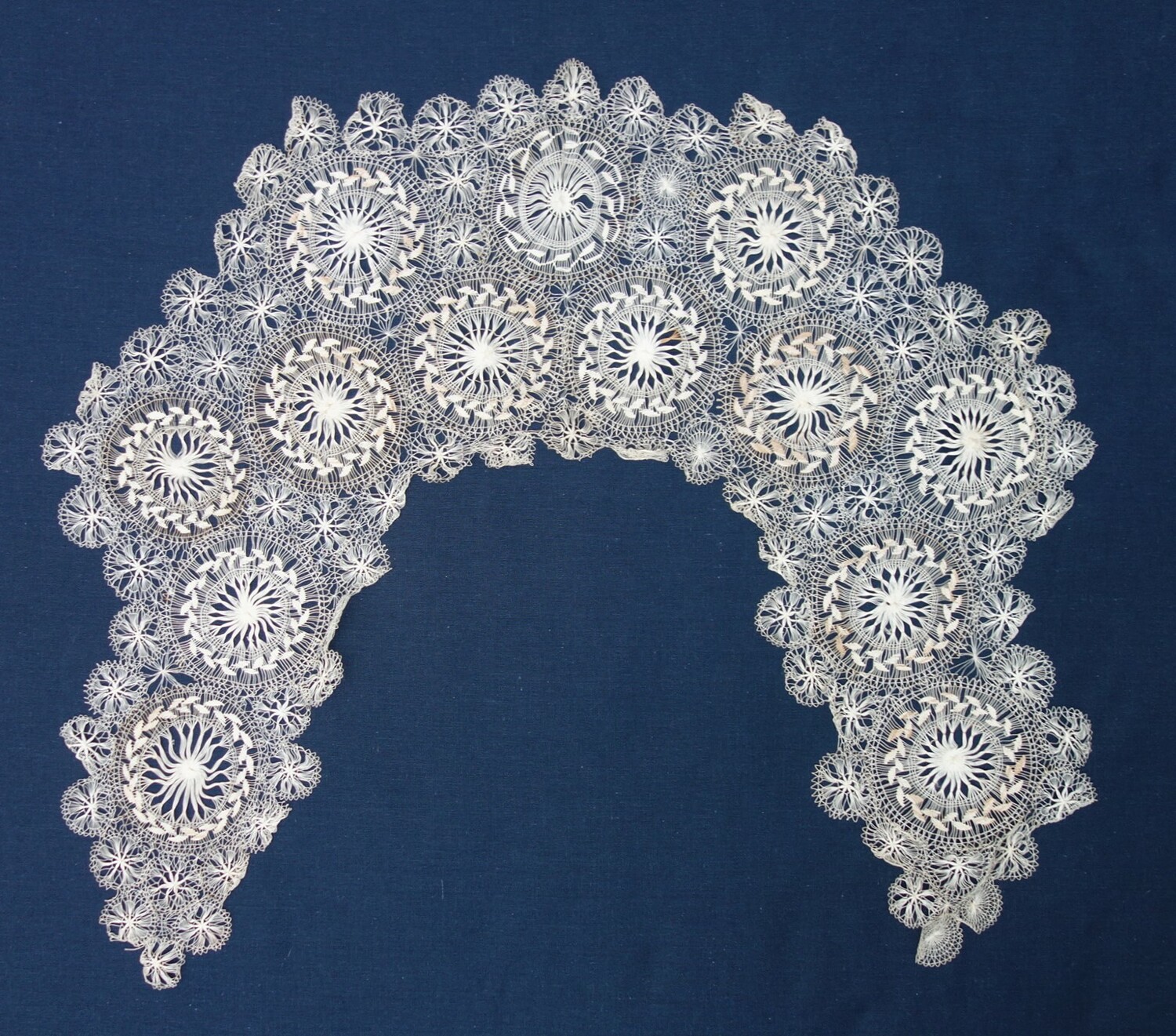 A collar made from Tenerife lace, late-19th century (TRC 2020.0462).