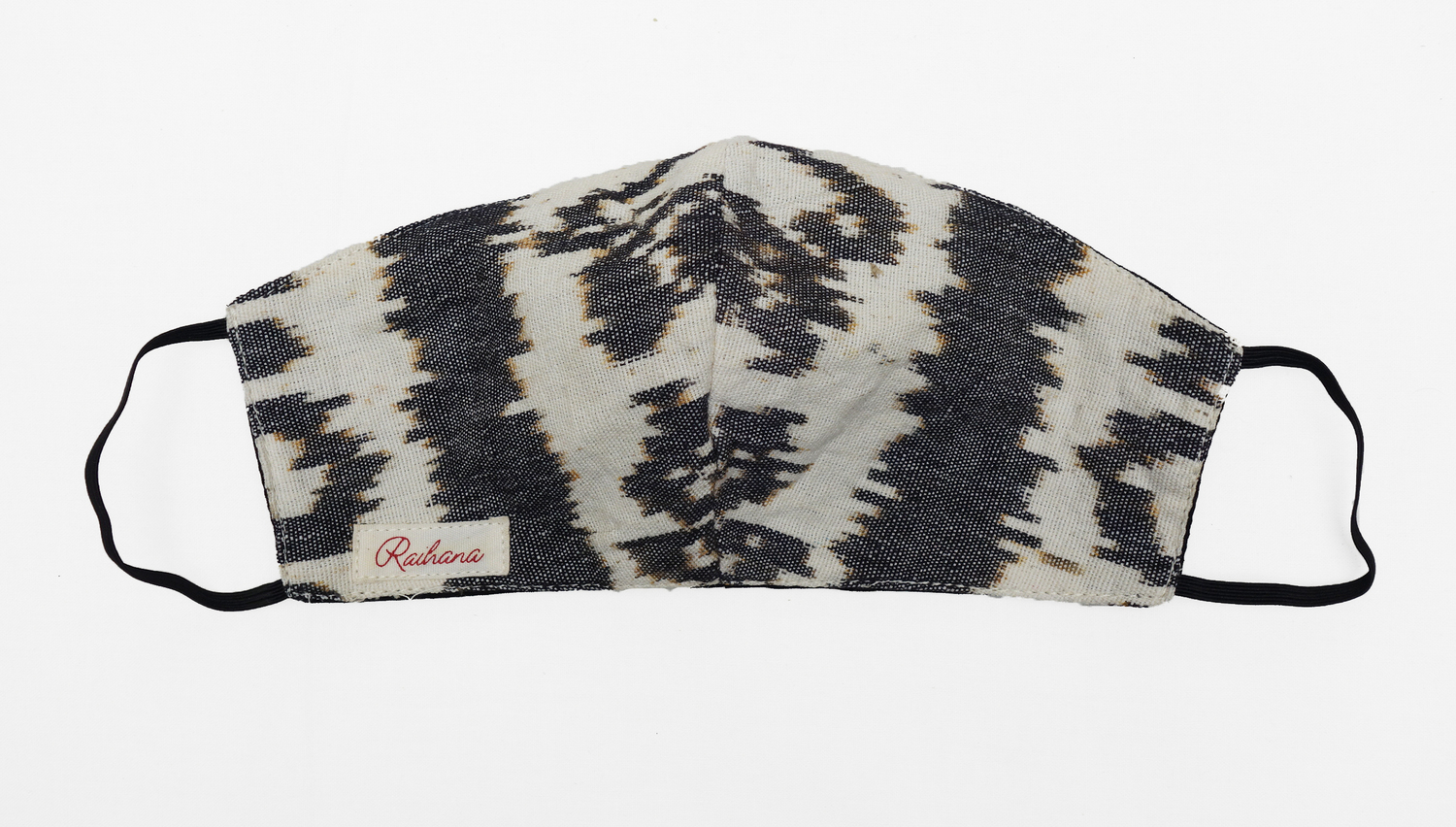 Face mask made from ikat material, Indonesia, 2020/2021 (TRC 2021.1352).