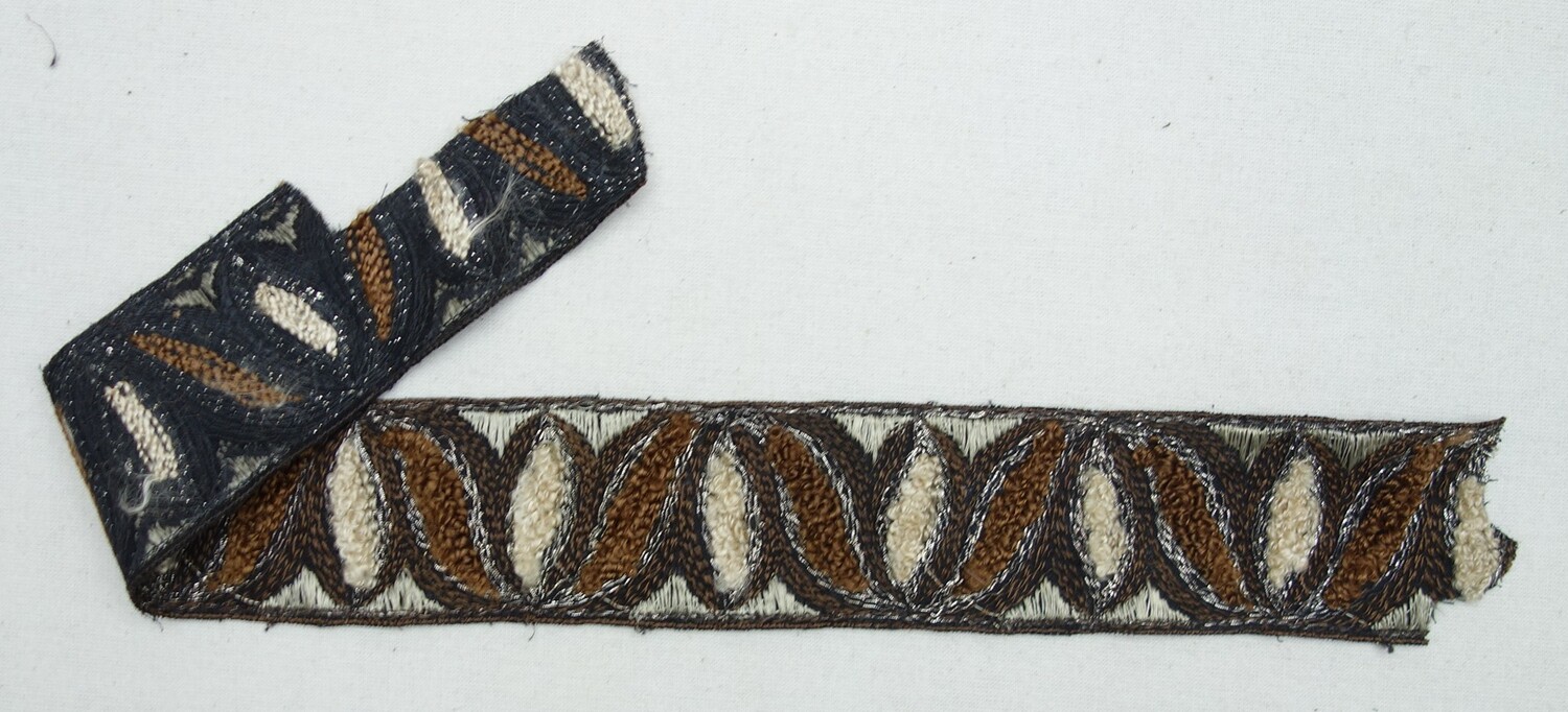 Machine made, embroidered band, the Netherlands, 1920s-1930s (TRC 2021.2242).