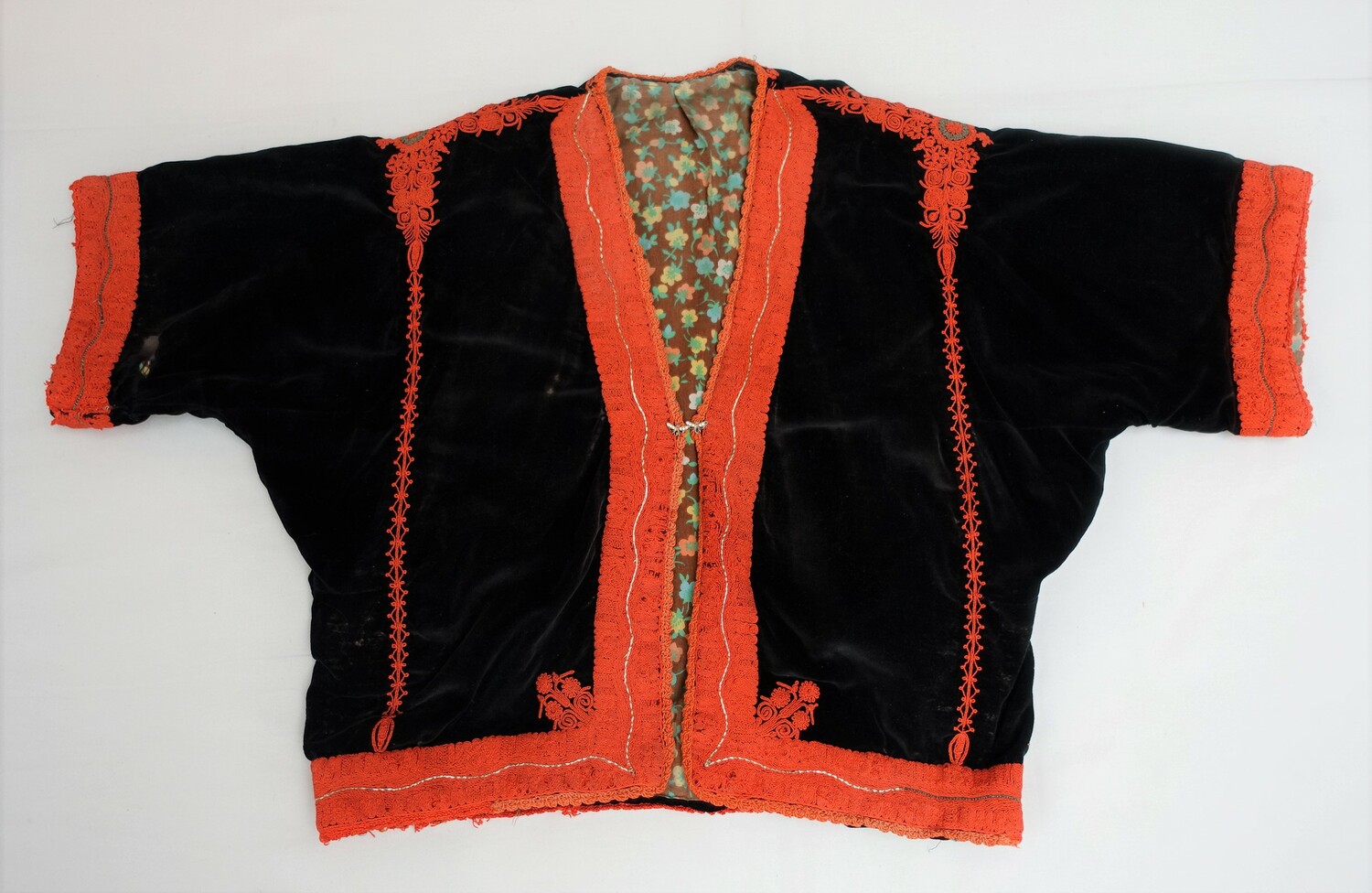 Embroidered Bethlehem jacket, second half 20th century (TRC 2021.3352).
