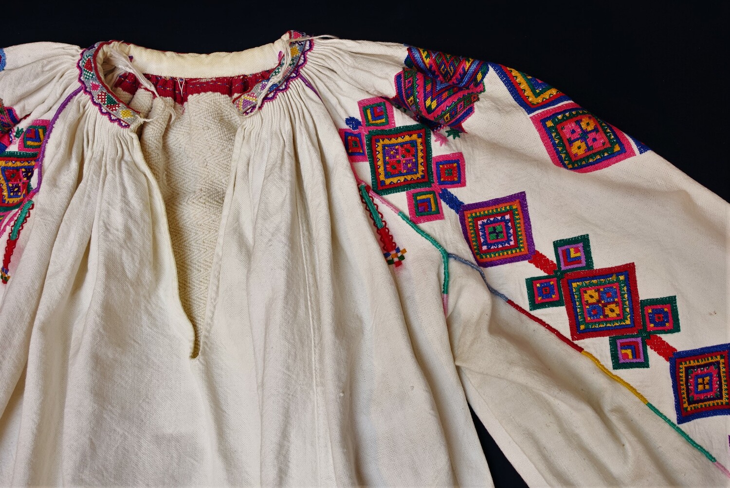 Detail of Romanian/Ukrainian Hutsul shirt, late 20th century (TRC 2022.0366).