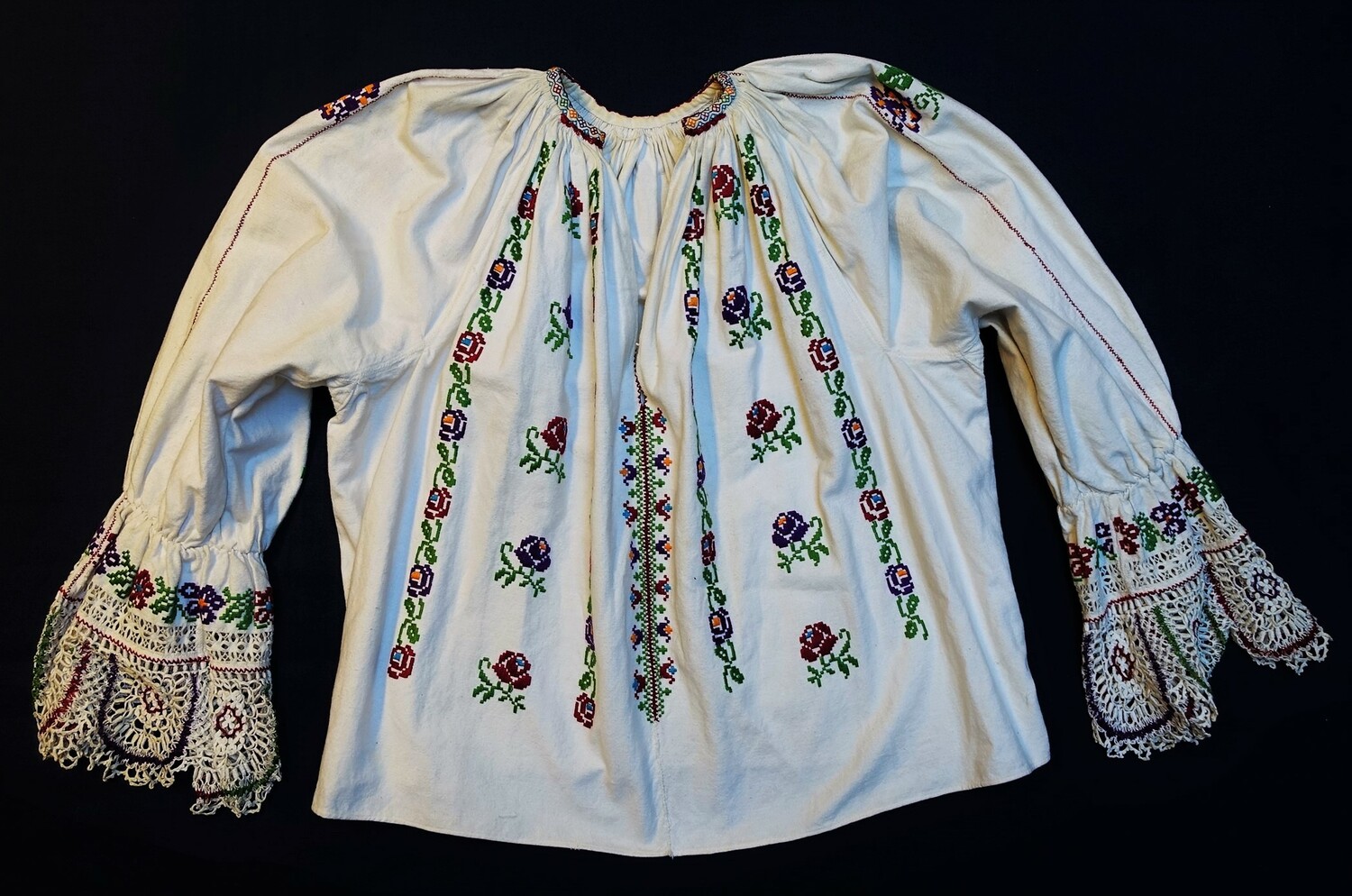 Hand embroidered blouse from the Hutsul, Romania/Ukraine, 20th century (TRC 2022.0379).