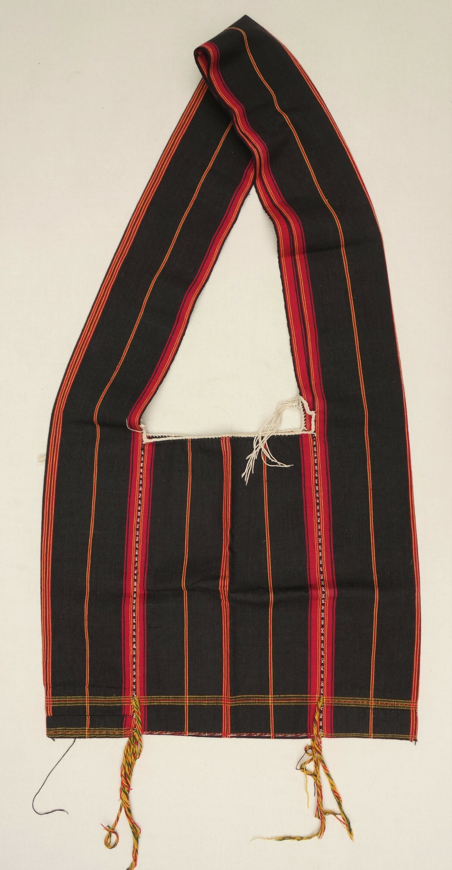 Hand woven, hand embroidered bag from among the Karen, Myanmar/Thailand, 1965 (TRC 2023.0188).