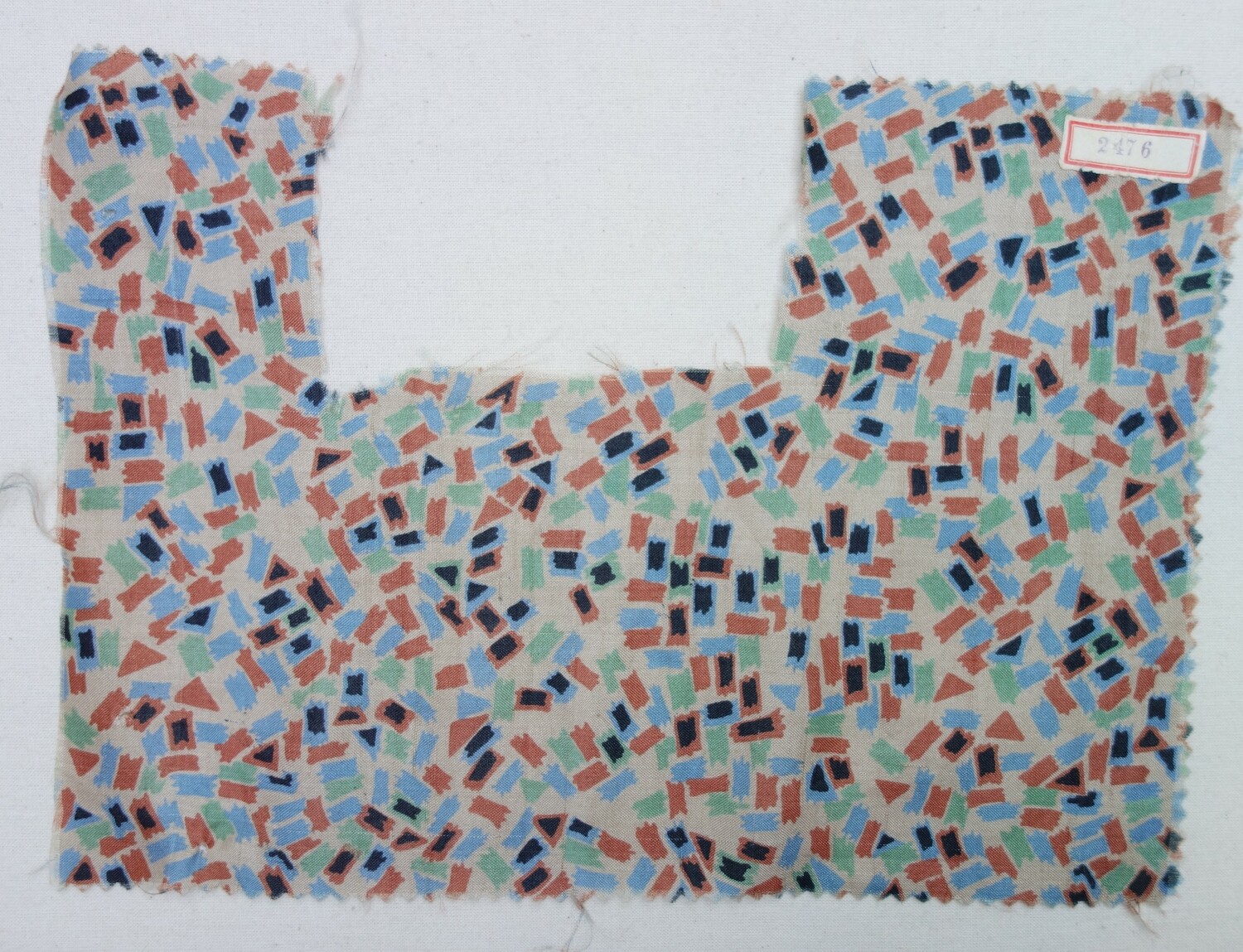 Printed silk sample, 1920s (TRC 2023.1471).