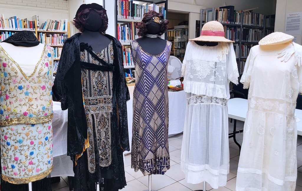 Exhibition in progress: The 1920s from head to toe.