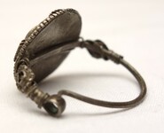 Clip at the back of TRC 2024.0755.