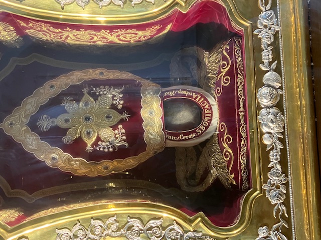 Reliquary with the skull of St Bonifatius, who in 754 was killed in the north of the Netherlands. With bishop's mitre. mid-19th century. Photograph by Willem Vogelsang.