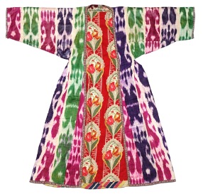 Ikat coat from Uzbekistan, a recent addition from the Hélène van Spaendonck donation (Early 20th century) (TRC 2024.2171).