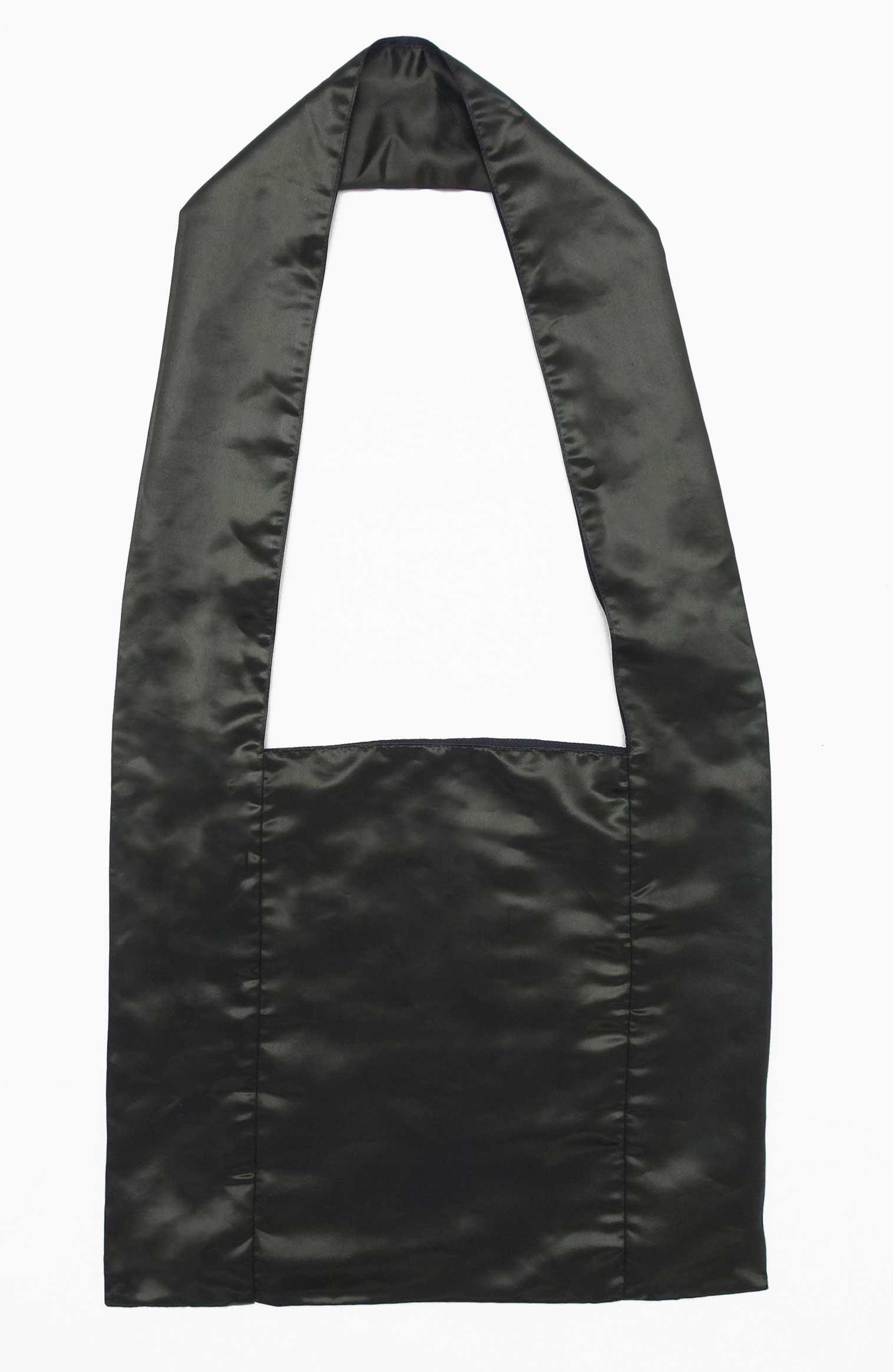Lacquer silk bag from Vietnam, now in the collection of the TRC in Leiden (TRC 2020.4236).