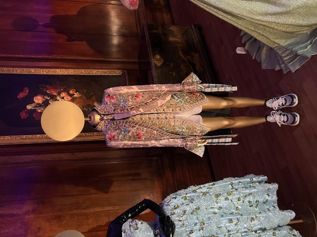 Runaway look #4. Spring/Summer 2018. Ready-to-Wear collection. Louis Vuitton. 'Crown to Couture.' Kensington Palace, London. Photograph Willem Vogelsang.