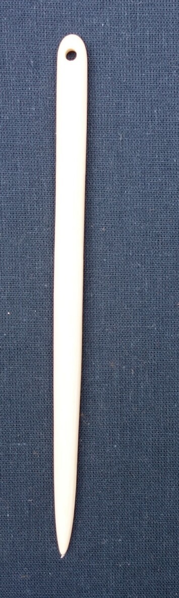 Fig. 1. Needle made from mammoth ivory (modern!). TRC 2023.1681.