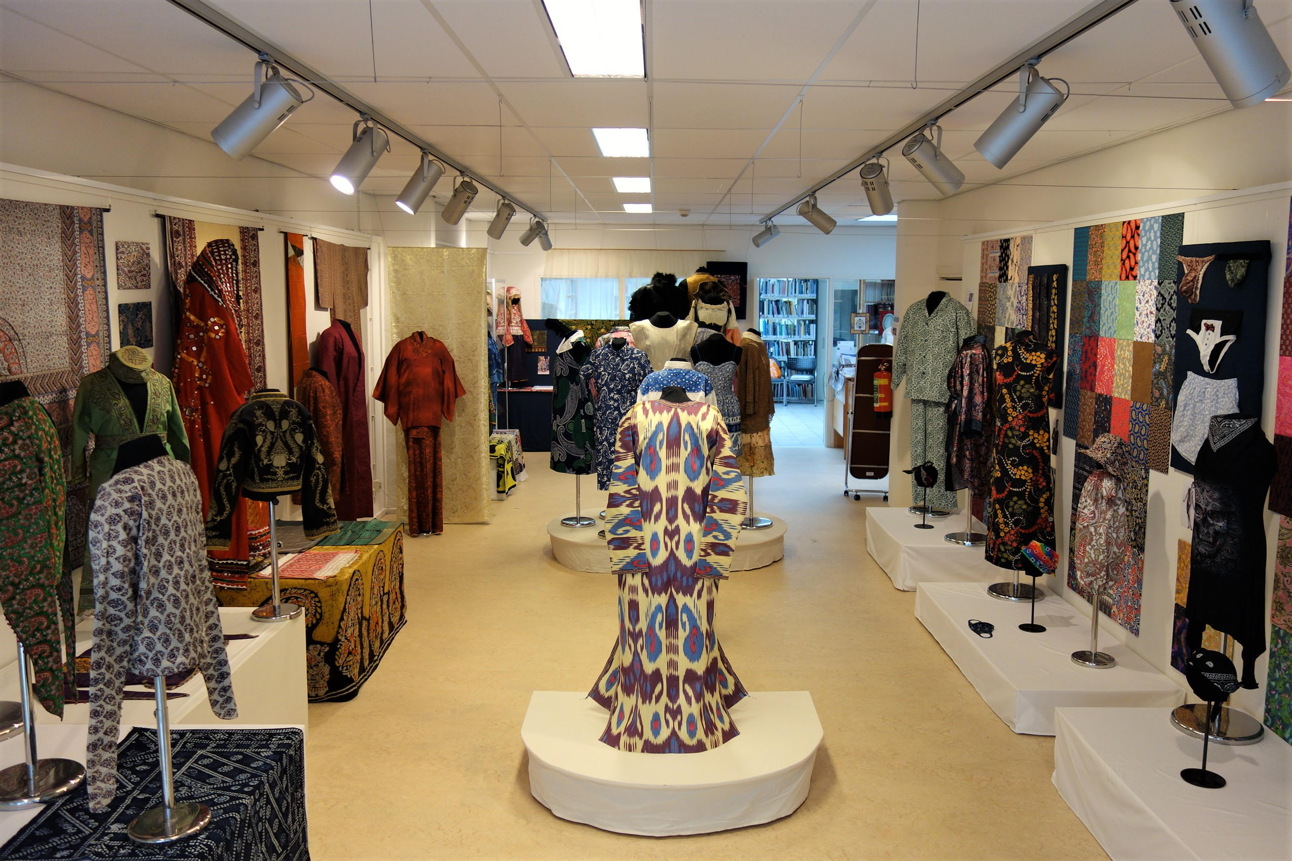 The exhibition is organised in a clock-wise manner, with an introduction and history of the buteh/paisley motif at the start (left) and ending with modern examples (right).
