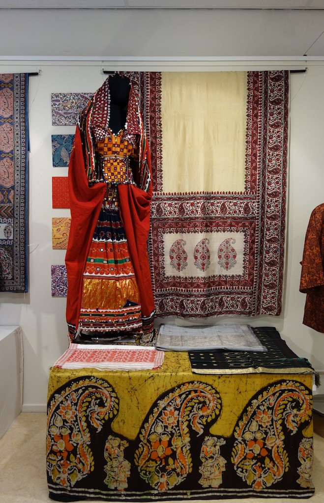 Examples of Indian paisley – sometimes you have to really look hard to find the paisley motif, but it is there!