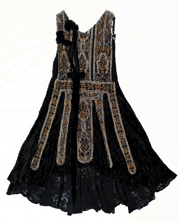 Long, black velvet dress, The Netherlands, 1920s