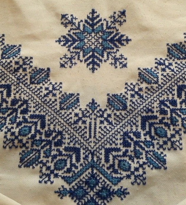 Tarz embroidery courtesy of Nadia el Barnoussi