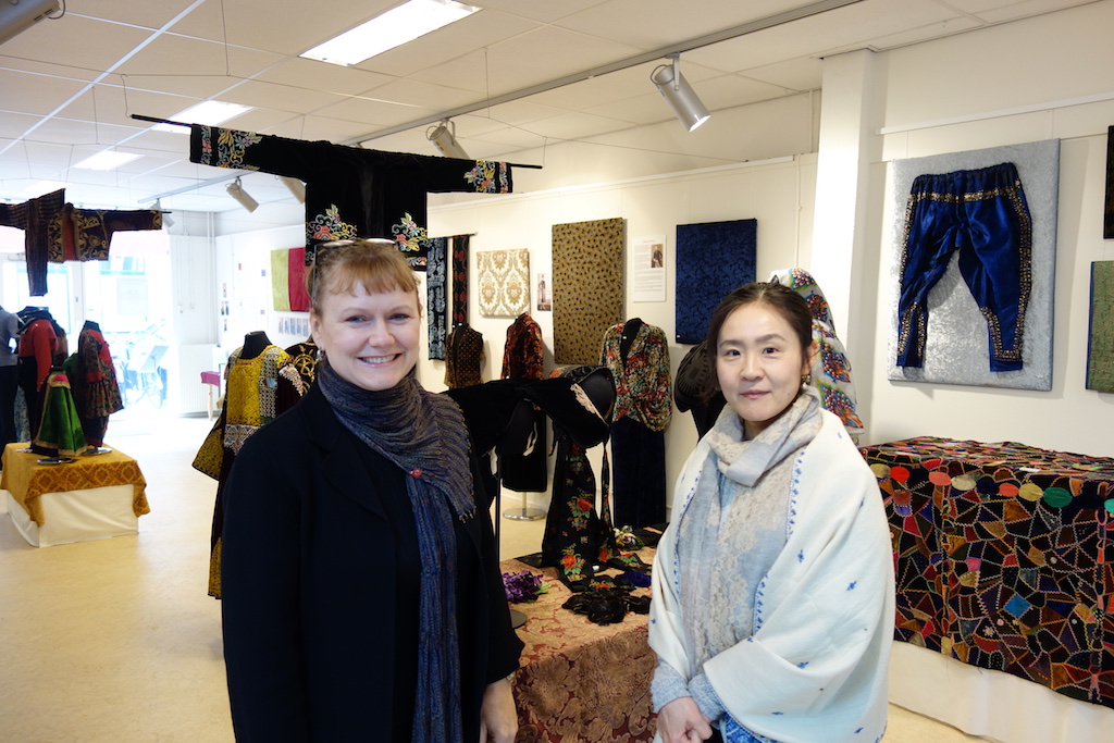 Dr. OYAMA Yuzuruha (Tokyo National Museum) and Dr. Melissa M. Rinne (Kyoto National Museum) visiting the TRC, Friday 15 March 2019.